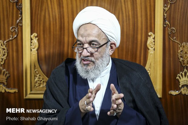 آقاتهرانی در صحن مجلس: فضای مجازی باید قانونمند باشد/ مجلس رسالتش را جدی‌تر دنبال کند - مرجع تنظیم مقررات خدمات فضای مجازی ایران - رئیس کمیسیون فرهنگی مجلس شورای اسلامی گفت: فضای مجازی نیاز به مدیریت دارد و باید مجلس به صورت جدی‌تر طرح تنظیم مقررات خدمات فضای مجازی را دنبال کند.