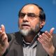 فیلم/انتقاد رحیم پورازغدی از رهابودن فضای مجازی/ روزی یقه مسئولین کشور را در درگاه عدل الهی خواهند گرفت - مرجع تنظیم مقررات خدمات فضای مجازی ایران - <p>یک روزی یقه مسئولین کشور در دولت، در مجلس و در قوه قضاییه را در درگاه عدل الهی خواهند گرفت که میلیون‌ها کودک و نوجوان بخاطر عدم مدیریت فضای مجازی به گناه و فساد افتادند و شما مسئول بودید
🔹استاد حسن رحیم پور ازغدی به مسئولان هشدار داد که میلیون‌ها کودک و نوجوان بخاطر عدم مدیریت فضای مجازی به گناه و فساد افتادند، صدها هزار خانواده از هم پاشیدند و شما مسئول هستید.</p>
<p>🔹روایت داریم هرکس باعث انحراف و فساد یک نفر شود، قاتل اوست! و هرکس یک نفر را بکشد گویی کل بشریت را کشته است! اینها(مسئولان ذی‌ربط) قاتل هستند!
🔹 مسئولینی که می توانستند کاری بکنند و نکردند برای اینکه بگویند اینها روشنفکر هستند، عذاب قطعی آخرت را دارند.
🔹جلوی آزادی و انتقال علم را نباید گرفت، جلوی انحرافات و مفاسد را باید گرفت.</p>