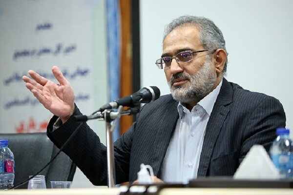 حسینی: دولت بدنبال توسعه فراگیر زیرساخت فنی وبومی در حوزه فضای مجازی است 15 حسینی: دولت بدنبال توسعه فراگیر زیرساخت فنی وبومی در حوزه فضای مجازی است - مرجع تنظیم مقررات خدمات فضای مجازی ایران - معاون پارلمانی رئیسجمهور گفت: یکی از تأکیدات دولت مردمی و رئیس جمهور توسعه فراگیر زیرساخت فنی و بومی کشور در حوزه فضای مجازی و دیجیتال است.